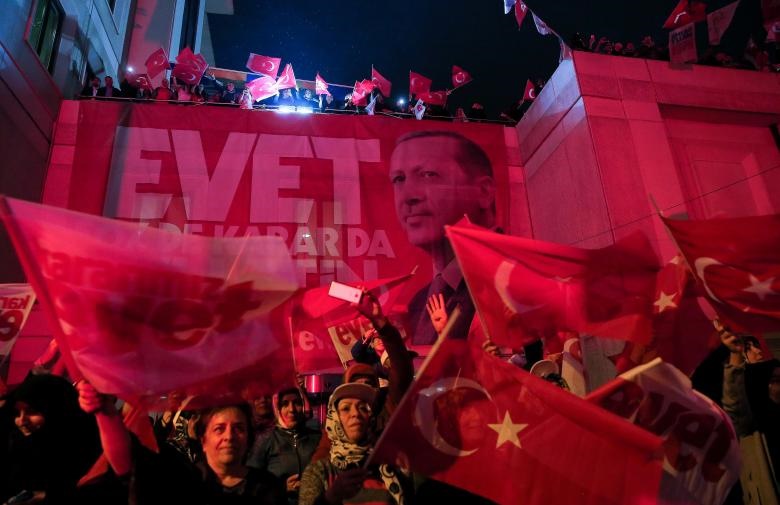 دودستگی مردم ترکیه بعد از رفراندومی که به نفع اردوغان تمام شد