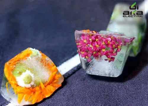 تزیین یخ با گل و تمشک 