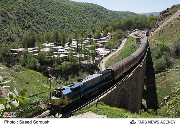 خط راه آهن منطقه آبشار بيشه در استان لرستان