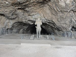 300px-Shapur_cave.JPG