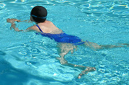 آموزش گام به گام شنا (9)-شنای قورباغه 