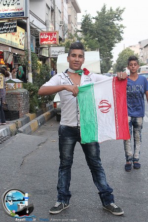 IMG 2498 300x450 گزارش تصویری از جشن صعود تیم ملی ایران به جام جهانی در بندر انزلی شماره 1