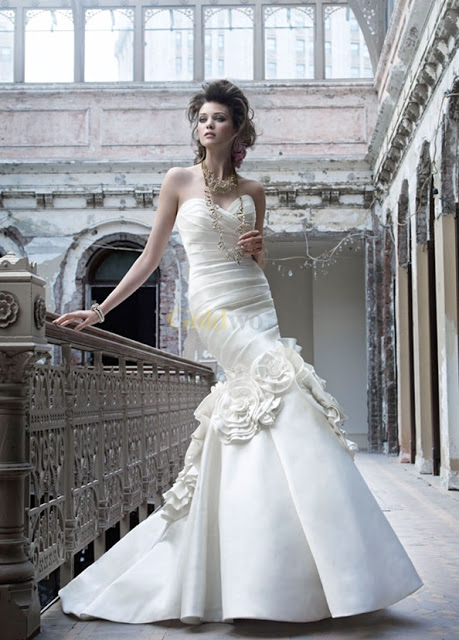 simple angelic beautiful lazaro wedding dress