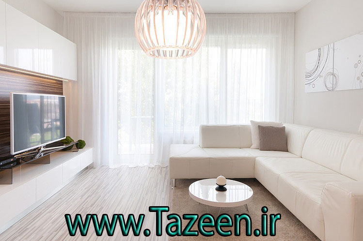 round-table-with-LCD-TV-and-pendant-lamp