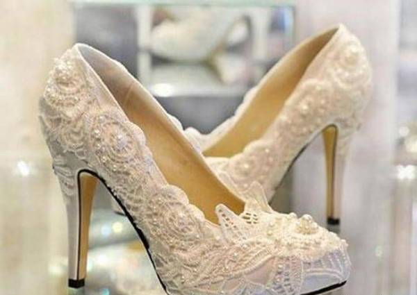 کفش پاشنه بلند عروس
