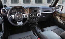 2012-jeep-wrangler-freedom-edition-inter
