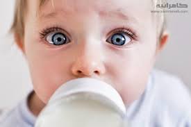 آیا دادن آب قند به نوزاد مضر است , آب قند برای نوزادان , دادن آب قند به نوزاد 