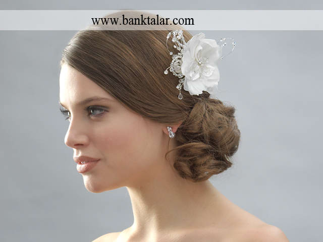 چگونه تاج عروسی مناسب با مدل لباس و موهایمان را انتخاب نماییم؟_سری اول**banktalar.com