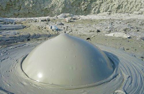 زیباترین چشمه بدون آب جهان در ایران ! + عکس