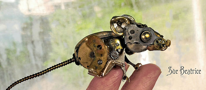 ,ساخت مجسمه های کوچک با استفاده از بازیافت ساعت و کلید های قدیمی,سوزان بئاتریس,عکس های جالب,[categoriy]