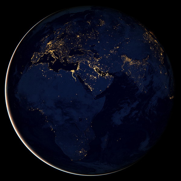 ناسا عکس‌های زیبایی از زمین در هنگام شب منتشر کرد - Bitrin.com