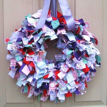 Fabric Wreath - Sweet Valentine - lilac, red, pink, moss green (no10168)