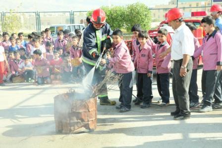 آموزش ایمنی و آتش نشانی در مدارس و مهد کودک ها