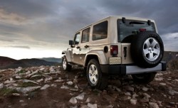 2011_jeep_wrangler_unlimited_sahara-250x