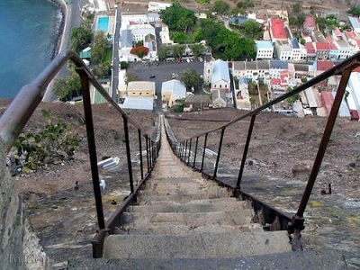 بلندترین راه پله جهان,راه پله,گردشگری ,جزیره سنت هلنا,بندر جیمز تاون,توریست,عکس,عکس بلندترین راه پله