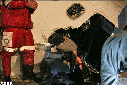 سقوط هواپیمای مسافربری در ارومیه/نجات برخی مسافران/تصاویر 
