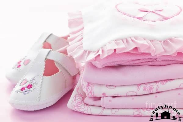 لباس و کفش نوزاد برای سیسمونی نوزاد