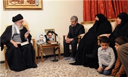 خبرگزاری فارس: گزارشی از متن و حاشیه دیدار رهبر معظم انقلاب با خانواده شهید احمدی‌روشن