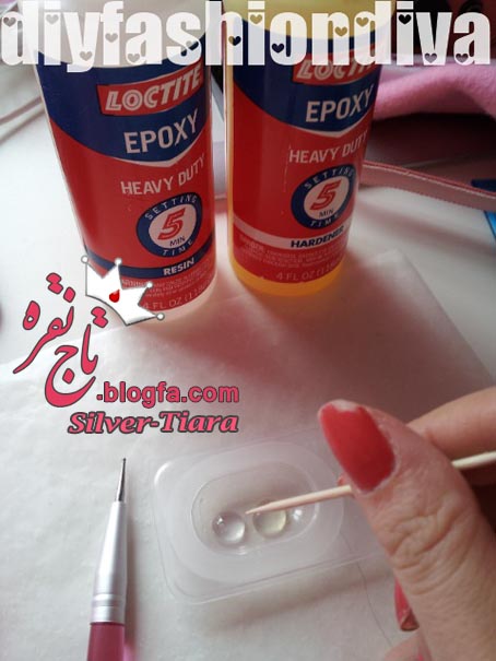 Mixing-glue-with-toothpick.jpg