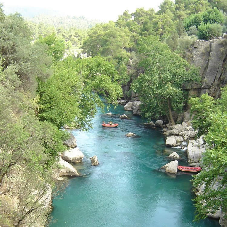 رافتینگ رودخانه خروشان آنتالیا